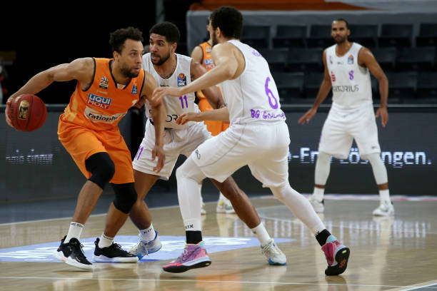 进关键的首 进关键的首